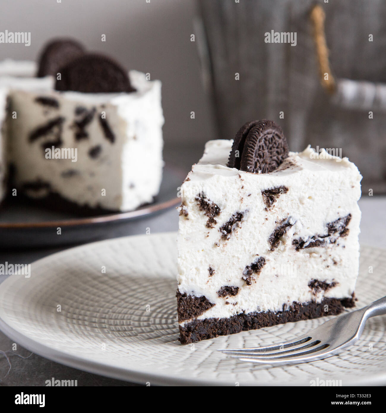 Creamy no bake cheesecake with chocolate cookies. oreo biscuit cake Stock  Photo - Alamy