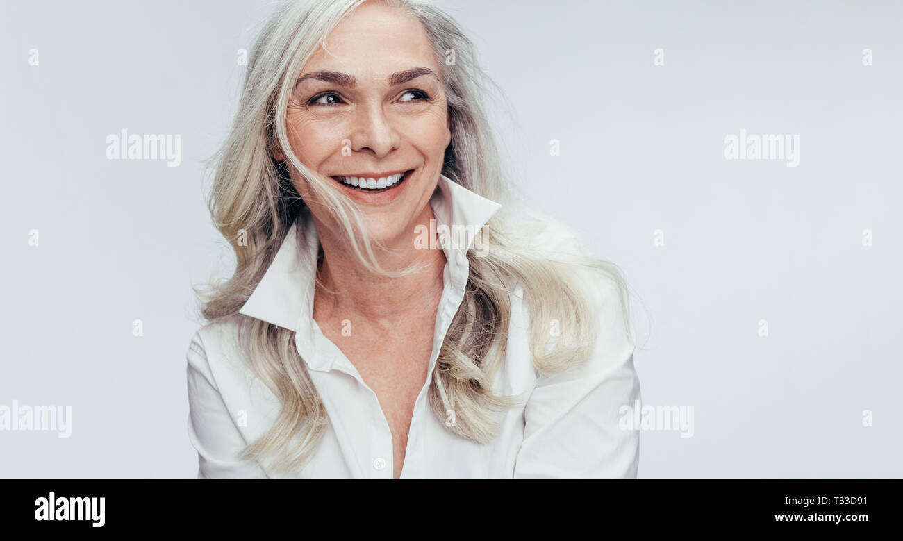 Woman portrait elegant mature hi-res stock photography and images - Alamy