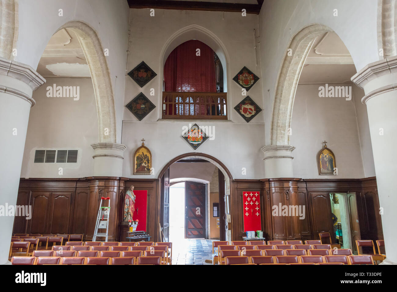 Interior of Saint Lambert church / SintLambertuskerk in Leefdaal