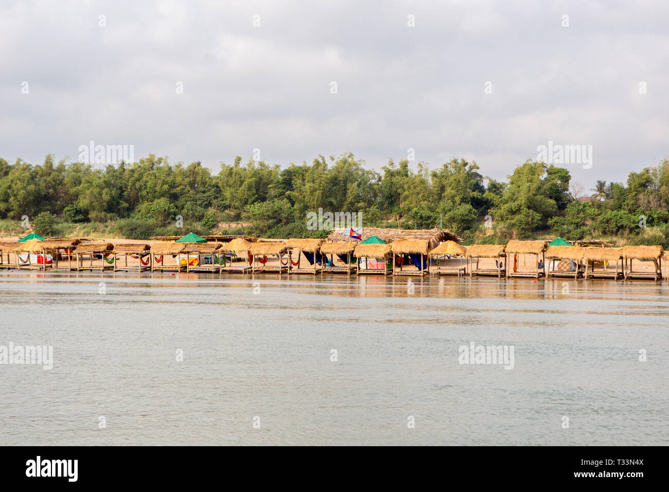Riverside dwellings on the Mekong River, Cambodia Stock Photo