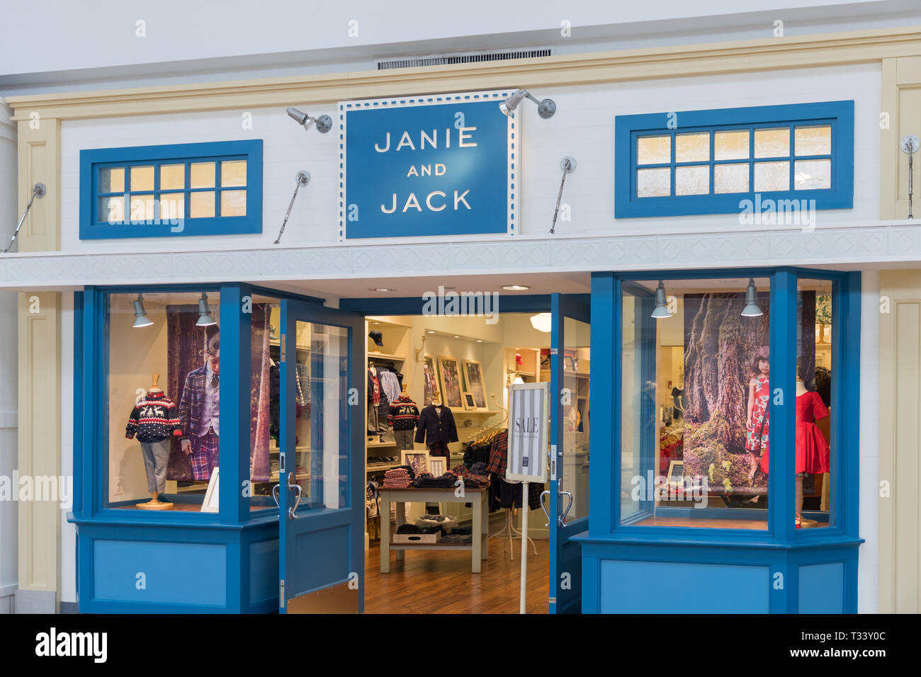 New Jersey, NJ, October 6 2018:Janie and Jack store front, Children's Clothing and Newborn Clothing at Janie and Jack Stock Photo