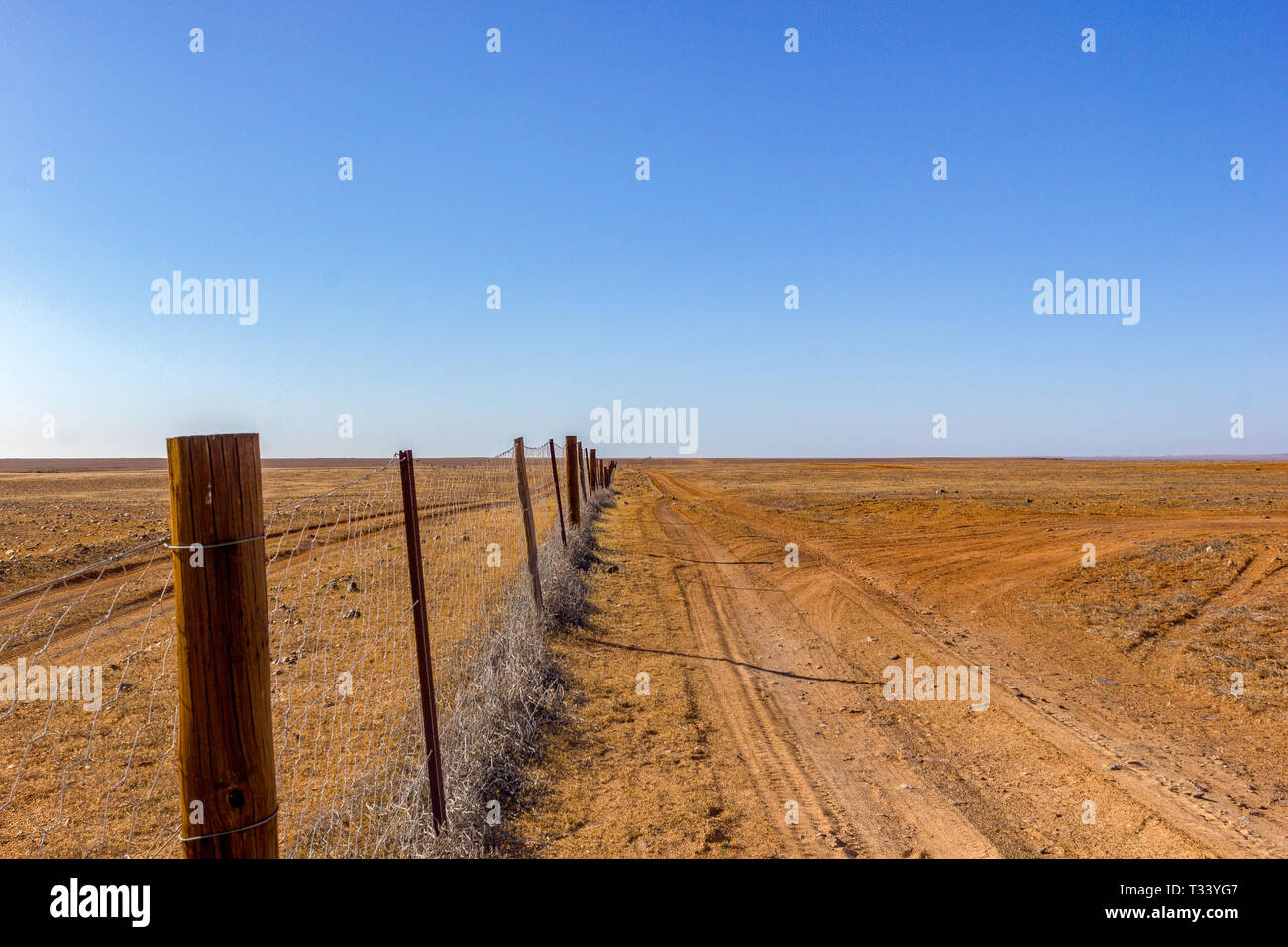 Australia, dog fence aka dingo fence, 5300 km long fence to protect