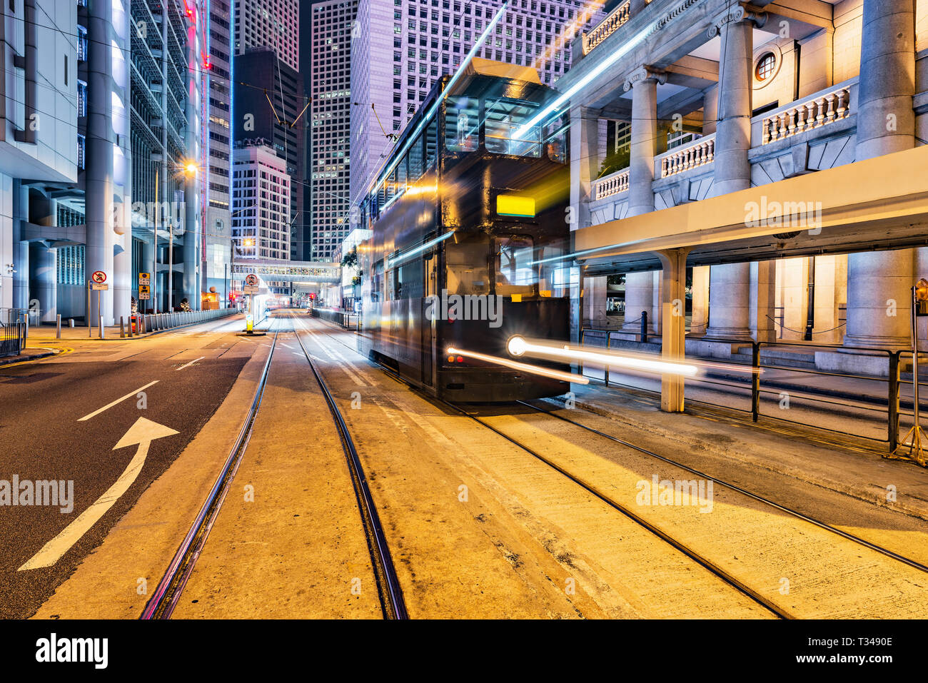 Night street view in Central city District. Hong Kong Stock Photo - Alamy