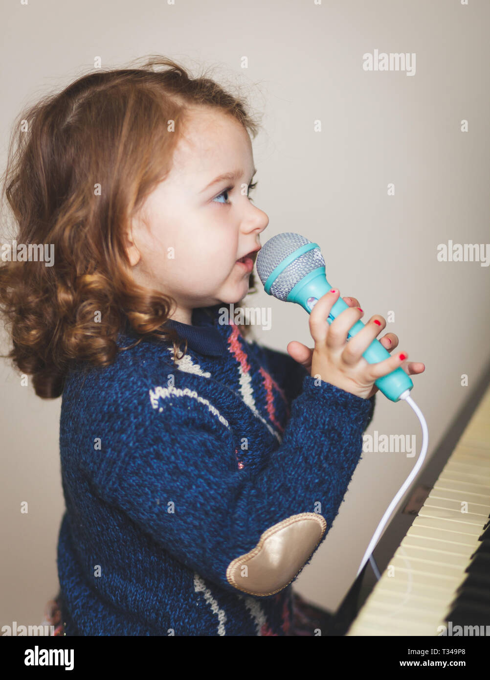 toddler singing microphone