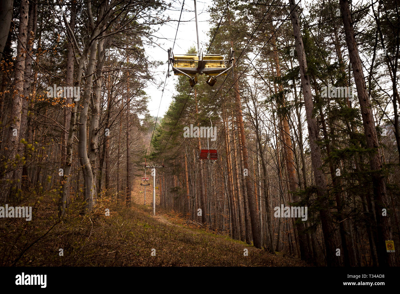 Old ski chairlift hi-res stock photography and images - Alamy
