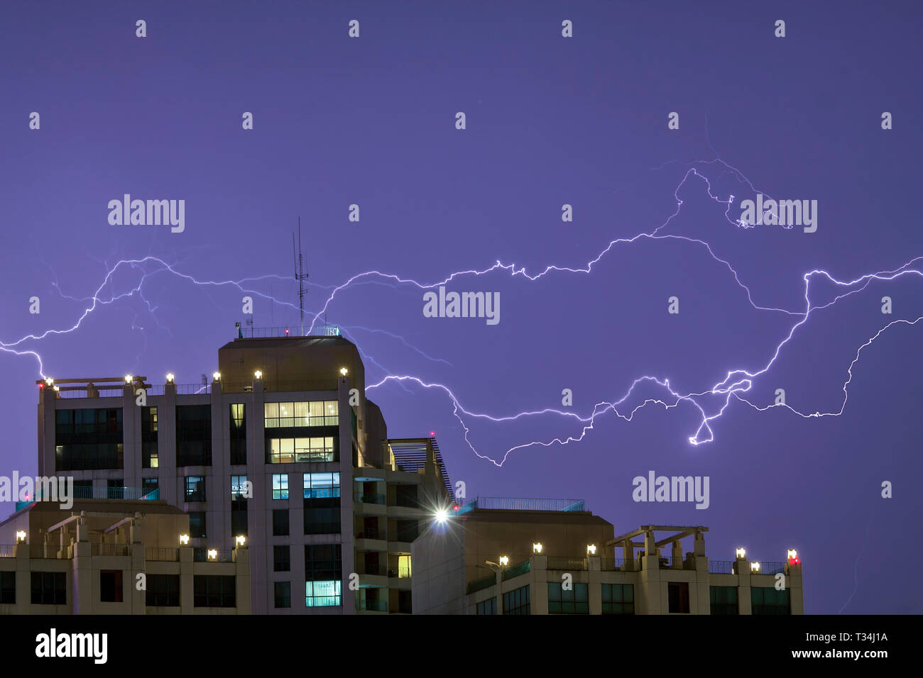 Lightning silhouette hi-res stock photography and images - Alamy