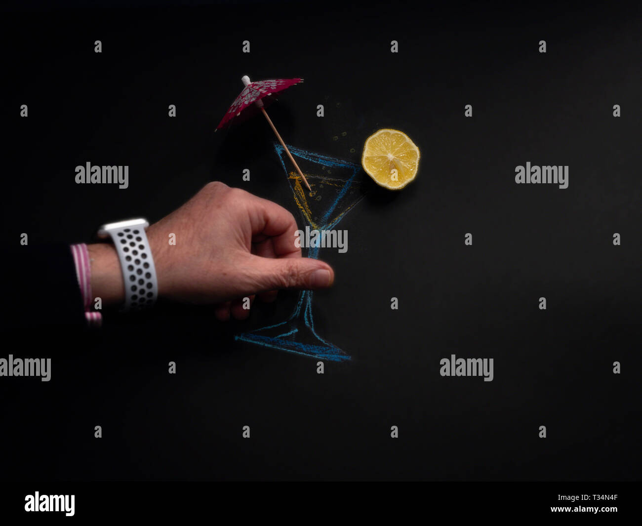 Hand cocktail hi-res stock photography and images - Alamy