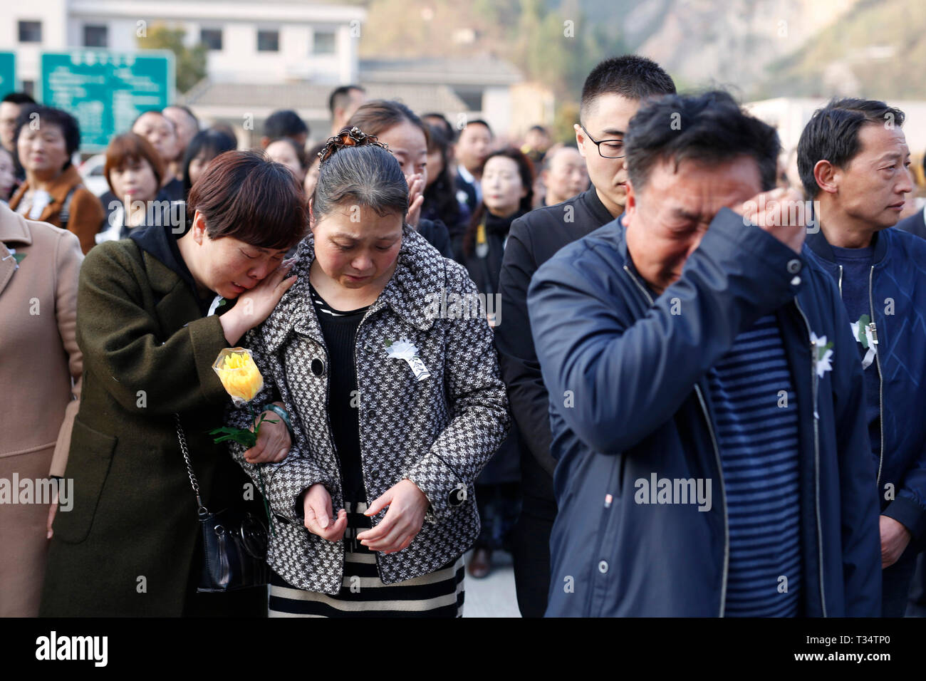 Hanzhong, China's Shaanxi Province. 6th Apr, 2019. A ceremony is held to receive the bone ashes of fireman Gao Jikai, who died while fighting a forest fire in southwest China's Sichuan Province, in Lueyang, northwest China's Shaanxi Province, April 6, 2019. The bone ashes of fireman Gao Jikai returned to his hometown of Lueyang in Shaanxi Province on Saturday. Credit: Wang Wei/Xinhua/Alamy Live News Stock Photo