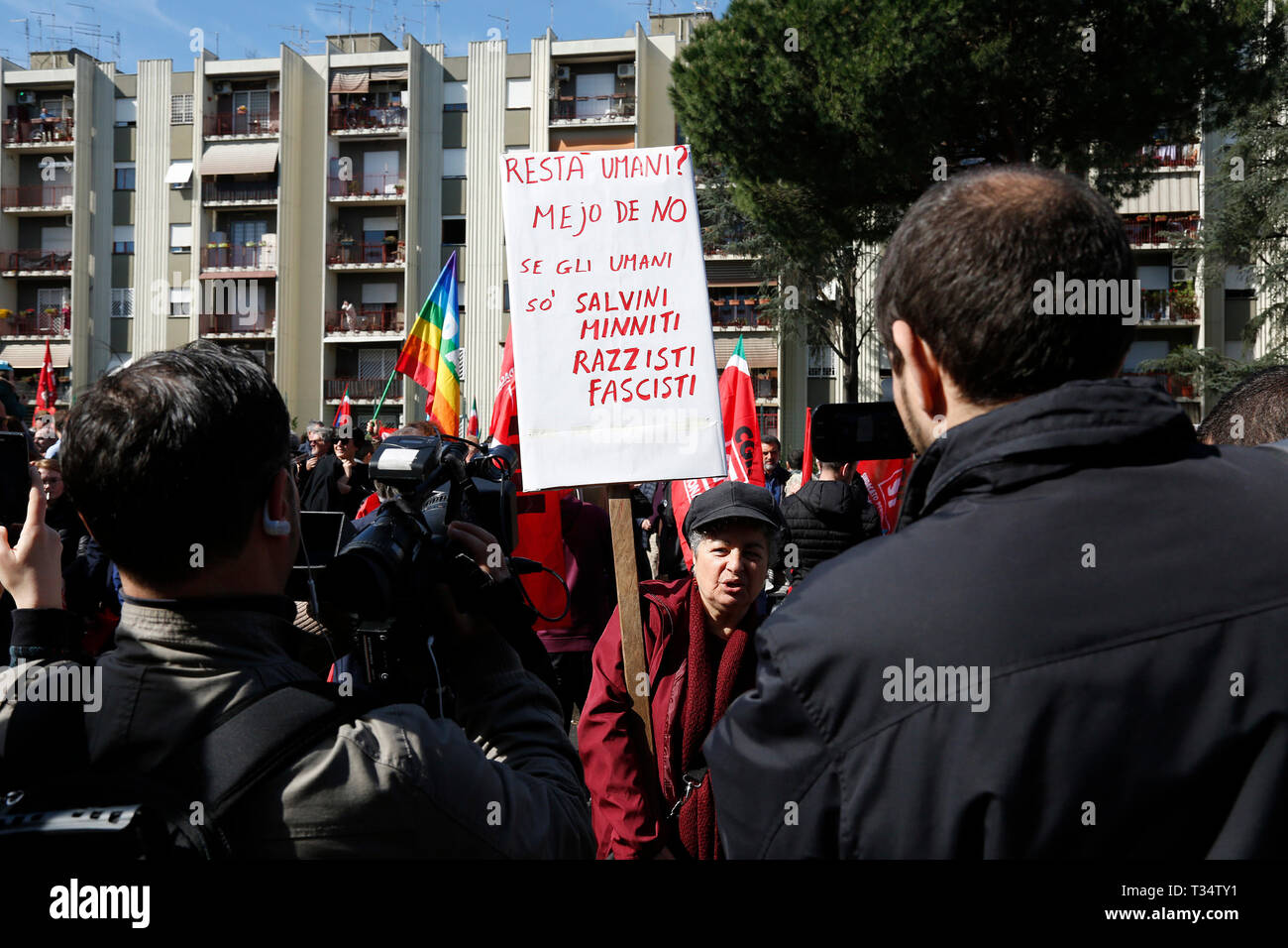Rome, Italy. 06th Apr, 2019. Rome April 6th 2019. Counterdemonstration of activists from the anti-fascist movements in the Torre Maura district of Rome, two days after Rome residents and neo-fascists burned bins and shouted racist slogans at Roma families being temporarily hosted in their neighbourhood.  photo di Samantha Zucchi/Insidefoto Credit: insidefoto srl/Alamy Live News Stock Photo