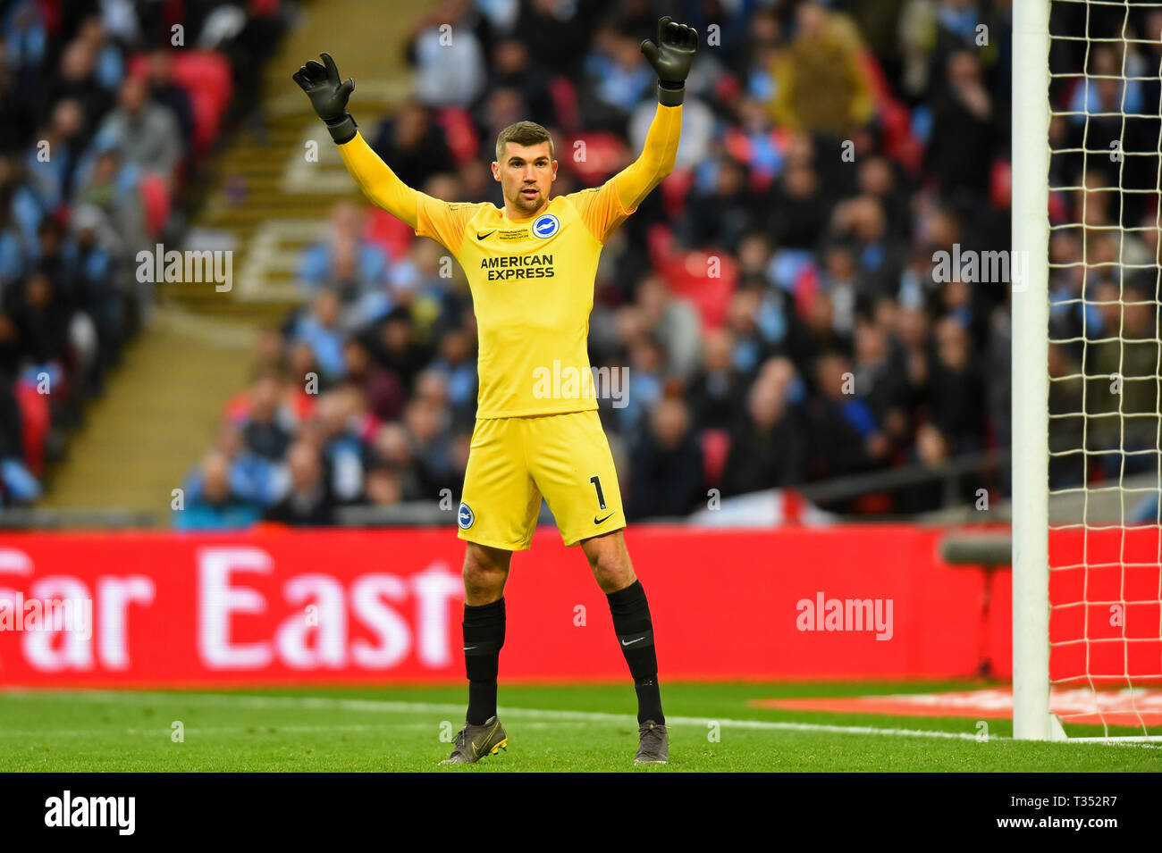 LONDON, ENGLAND 6th April Brighton goalkeeper Mathew Ryan during the FA Cup Semi Final between Brighton and Hove Albion and Manchester City at Wembley Stadium, London on Saturday 6th April 2019. (Credit: Jon Bromley | MI News) Editorial use only, license required for commercial use. No use in betting, games or a single club/league/player publications. Photograph may only be used for newspaper and/or magazine editorial purposes. May not be used for publications involving 1 player, 1 club or 1 competition without written authorisation from Football Data Co Ltd. Credit: MI News & Sport /Alamy Liv Stock Photo