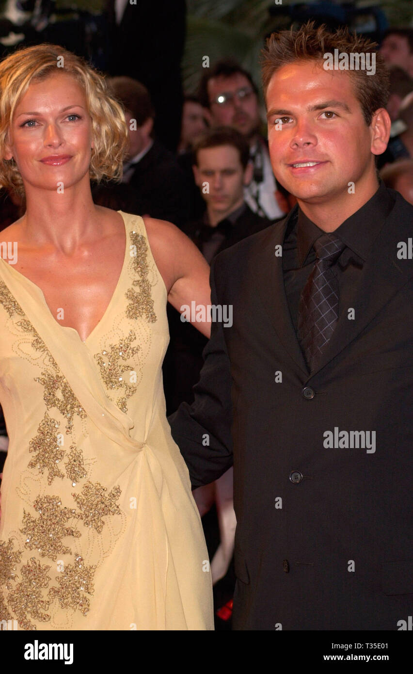 CANNES, FRANCE. May 09, 2001: LACHLAN MURDOCH (son of Rupert Murdoch) & supermodel wife SARAH O'HARE at the premiere of Moulin Rouge which opened the 54th Cannes Film Festival. © Paul Smith/Featureflash Stock Photo