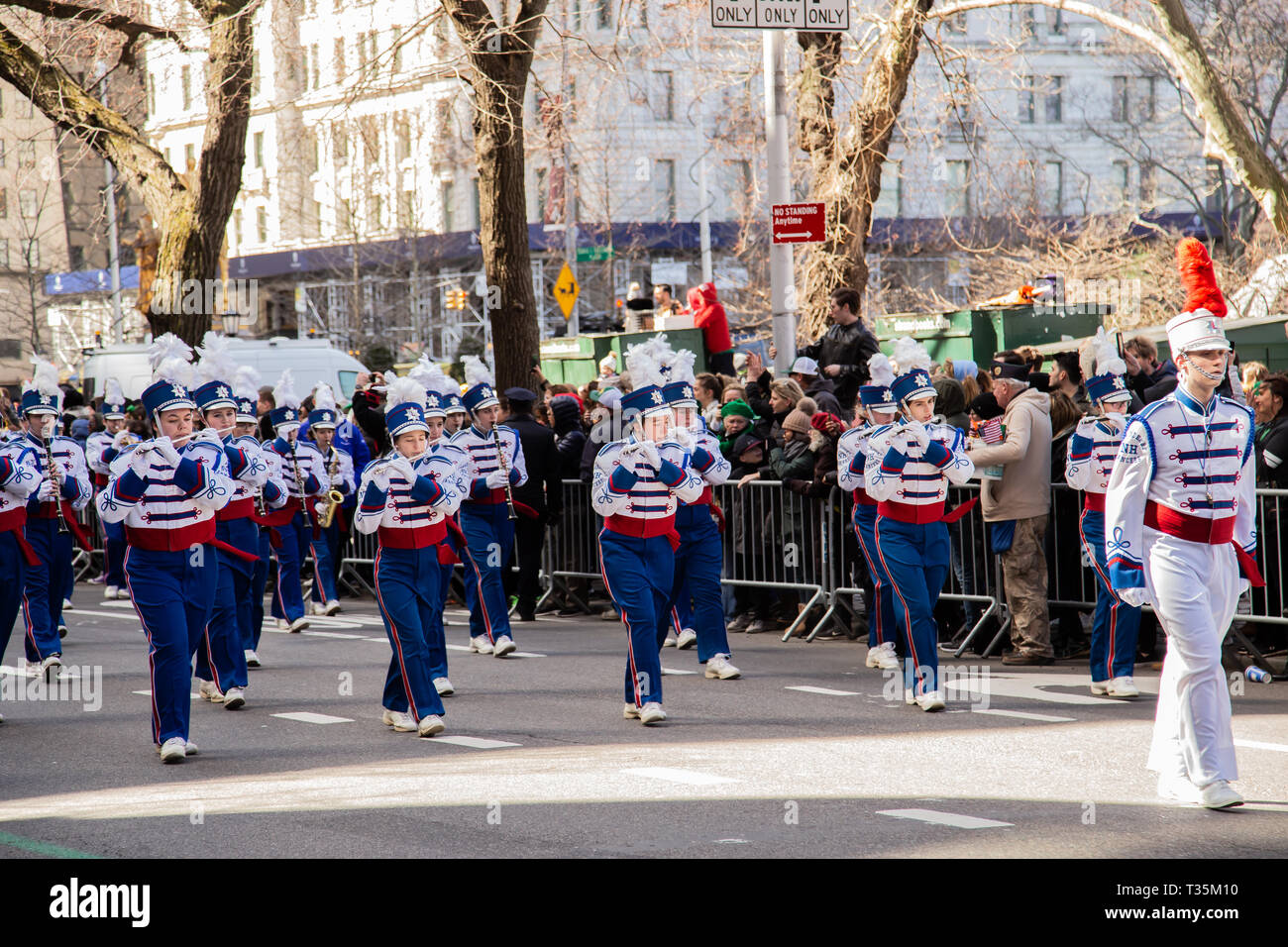 New york police pride parade hi-res stock photography and images - Alamy