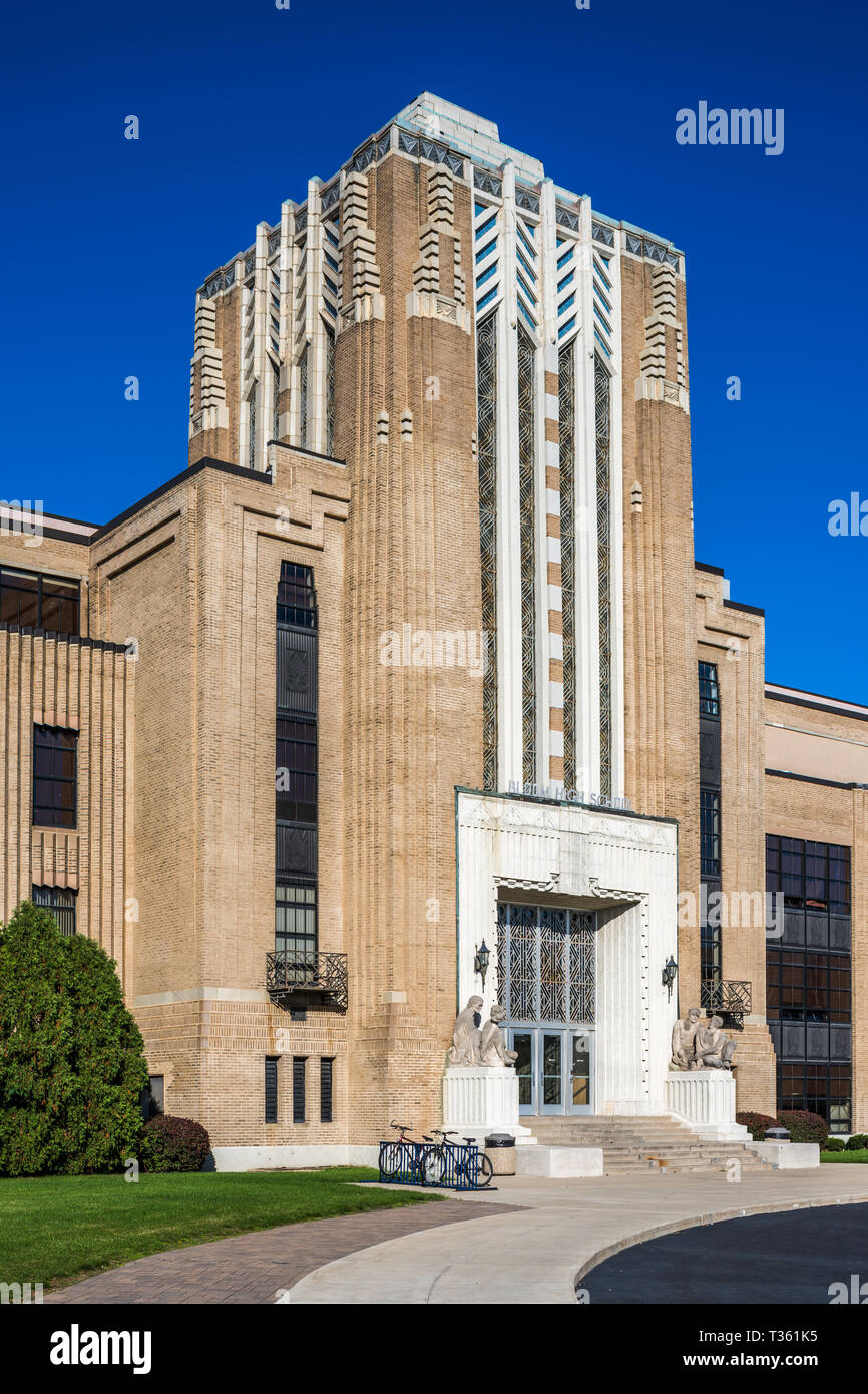 Exterior of Bloom High School in Chicago Heights Stock Photo Alamy
