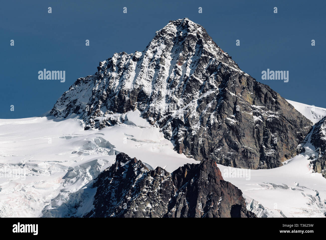 Close-up of Mount Shuksan in autumn from Mount Baker-Snoqualmie National Forest Stock Photo