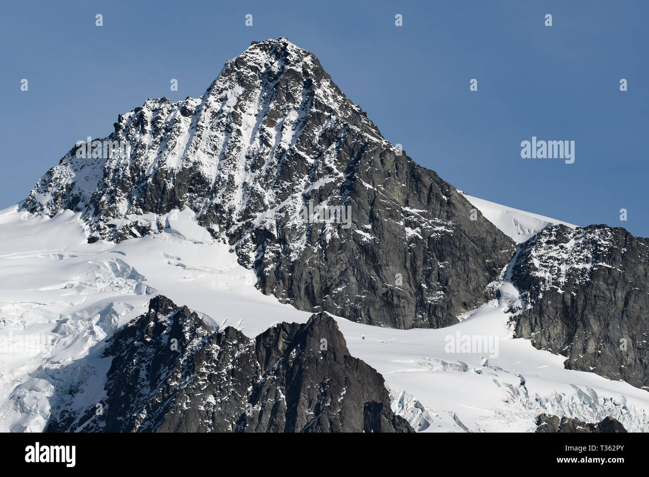 Close-up of Mount Shuksan in autumn from Mount Baker-Snoqualmie National Forest Stock Photo