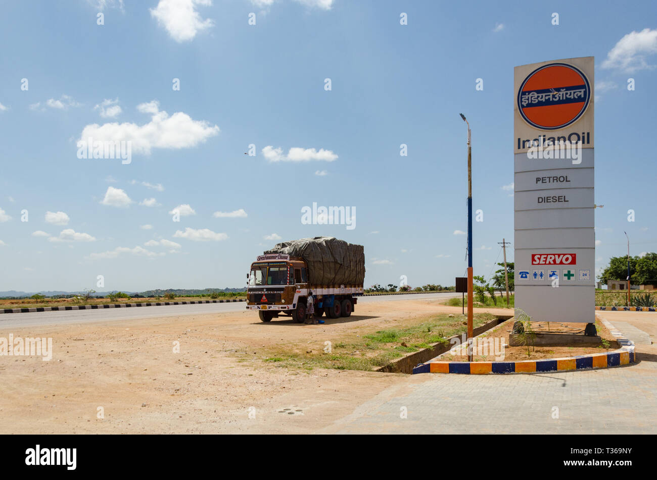 Indian fuel pump hires stock photography and images Alamy