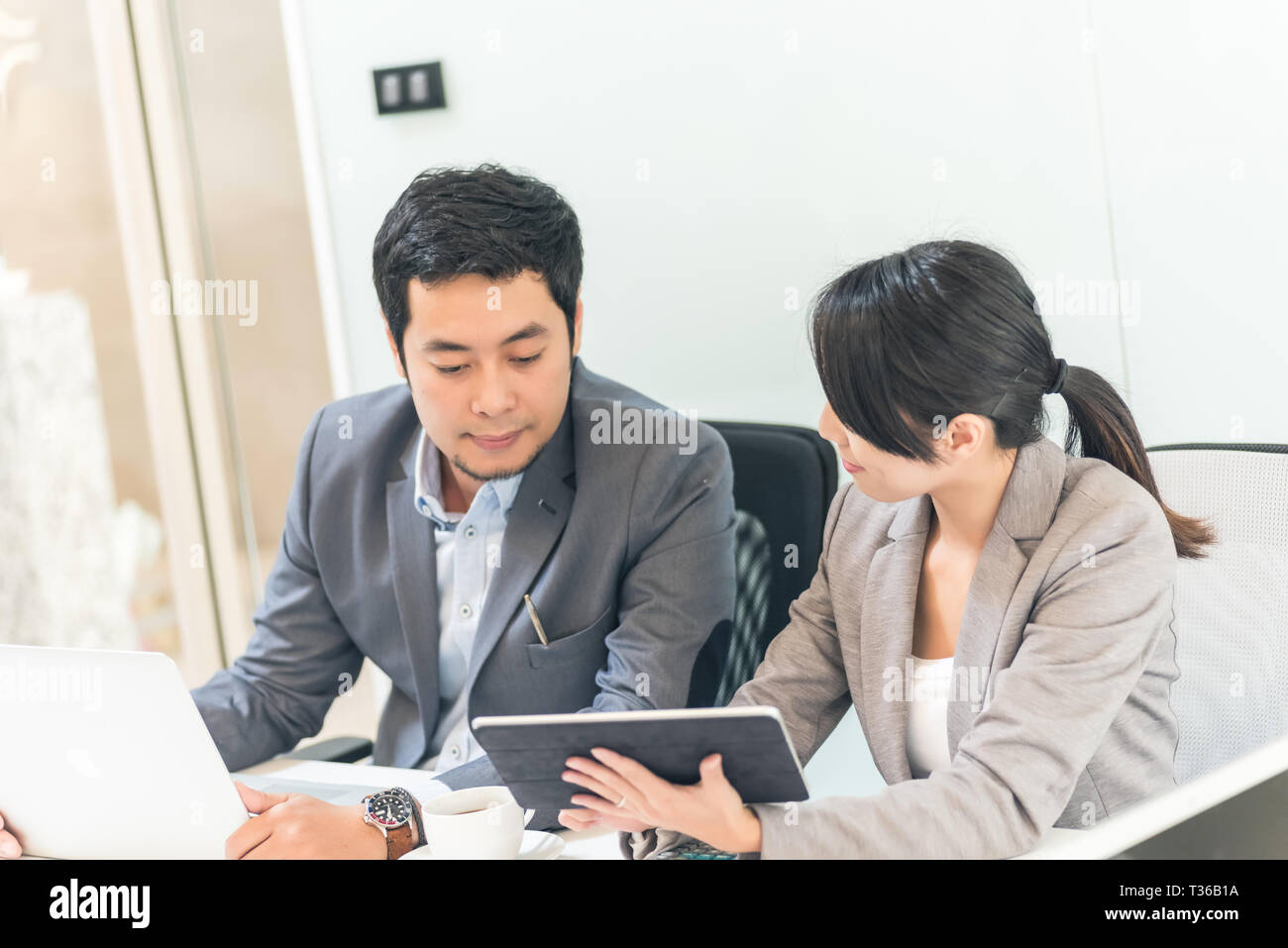 asian business people meeting in the office Stock Photo - Alamy