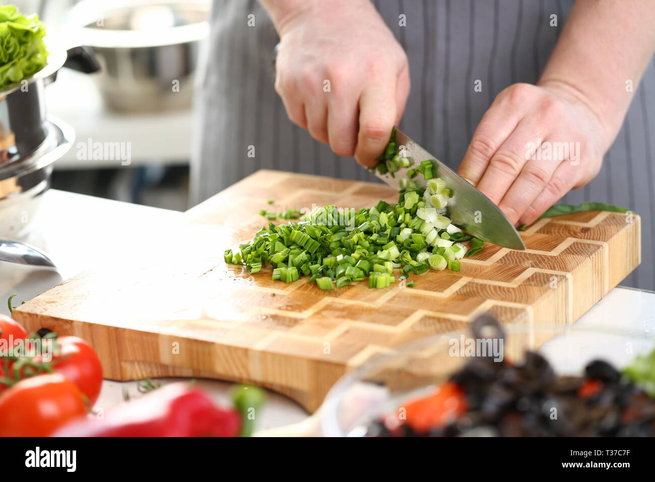 Hand hold knife hi-res stock photography and images - Alamy