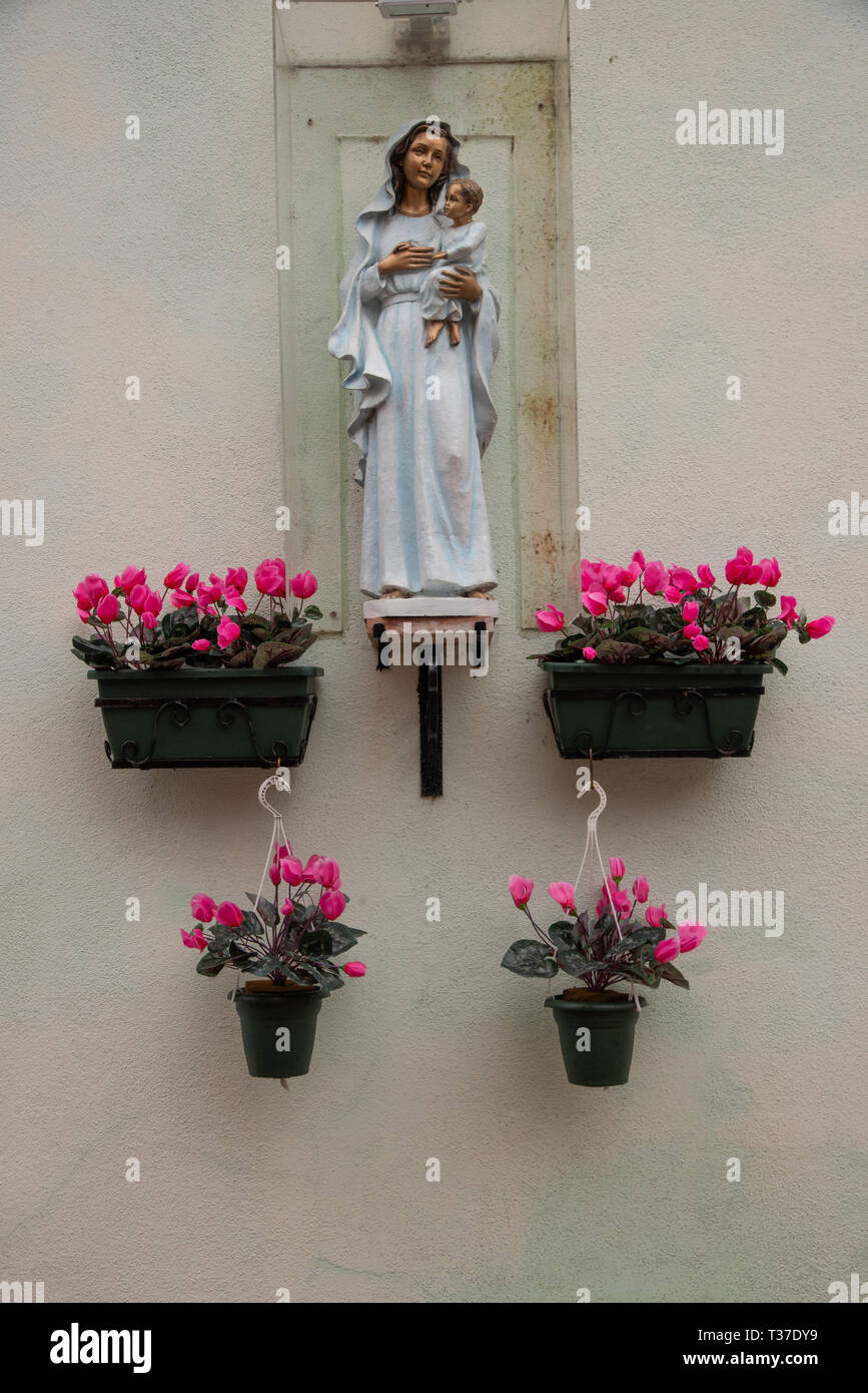 Small External Altar With Madonna With Child And Flower Pots