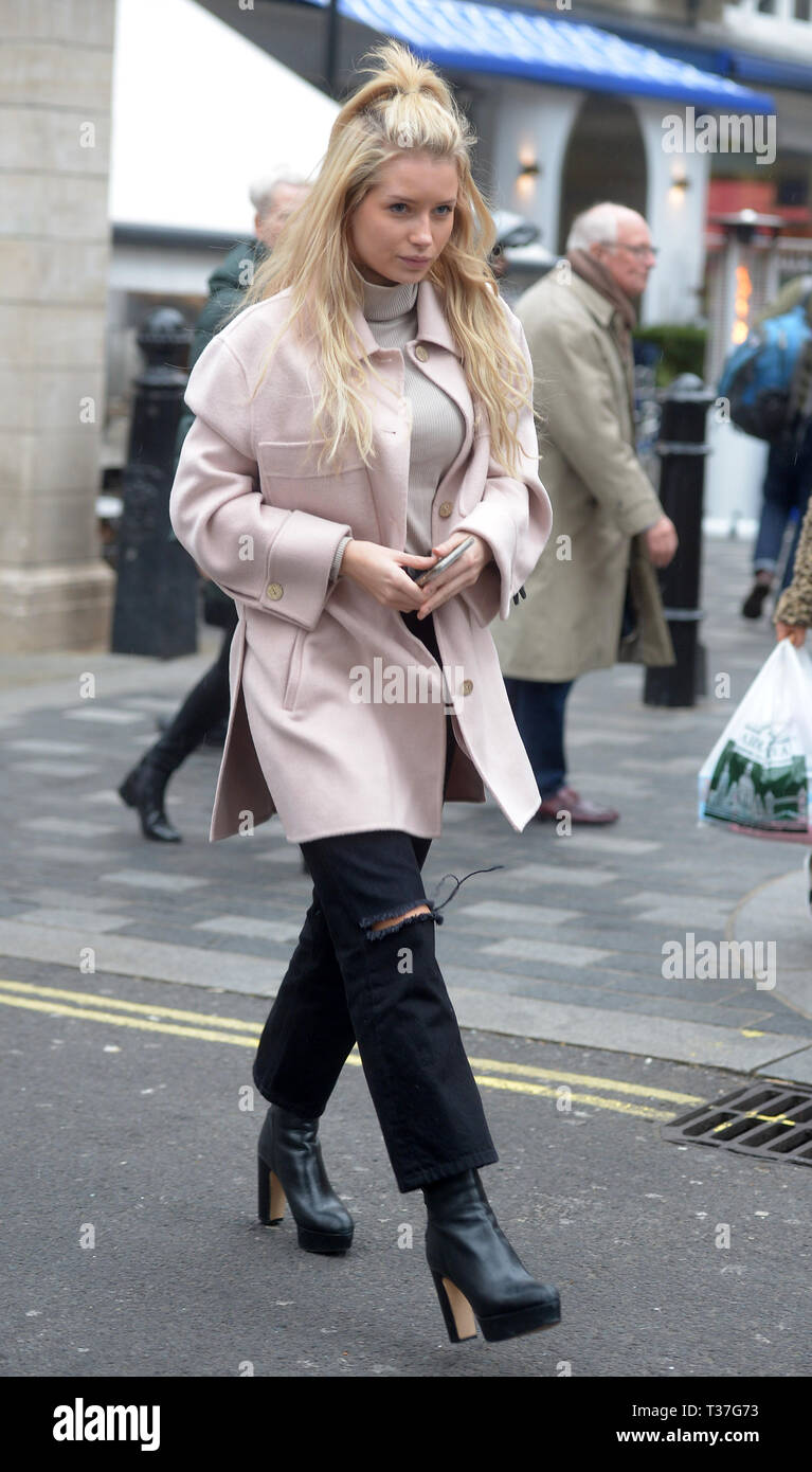 Lottie Moss at Harry's Bar, James Street enjoying lunch with Parents
