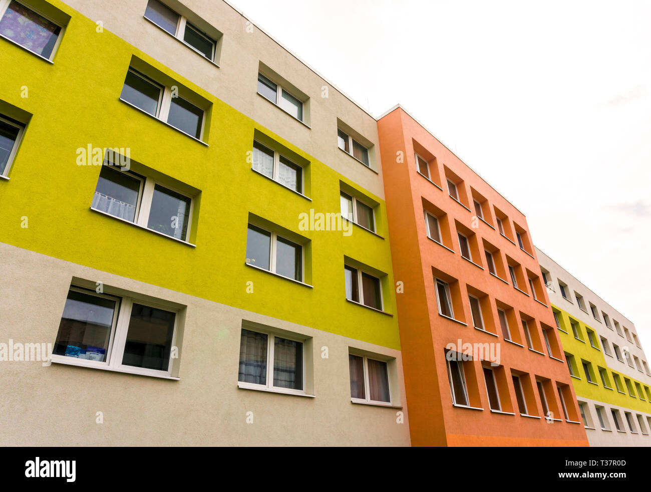 Multi Family Home Apartment Building Stock Photo Alamy
