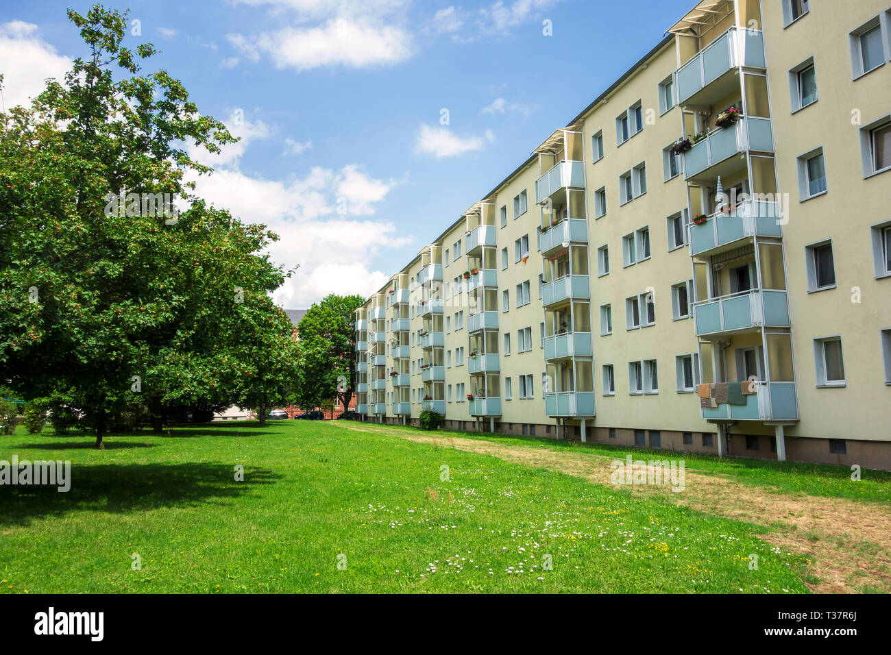 Multi Family Home Apartment Building Stock Photo Alamy multi-family-home-apartment-building-stock-photo-alamy
