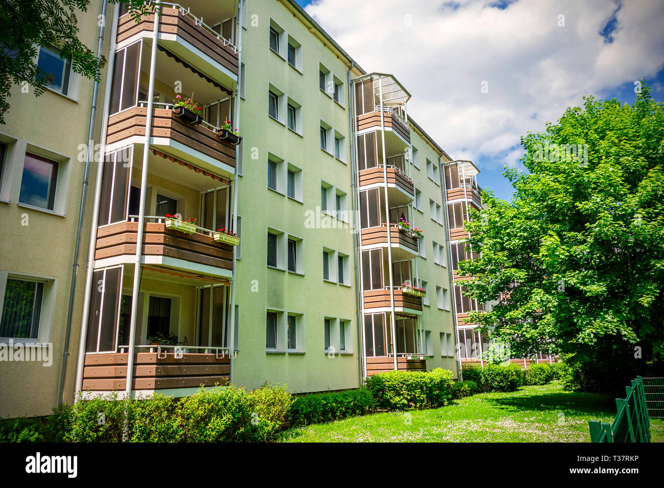 Multi Family Home Apartment Building Stock Photo Alamy