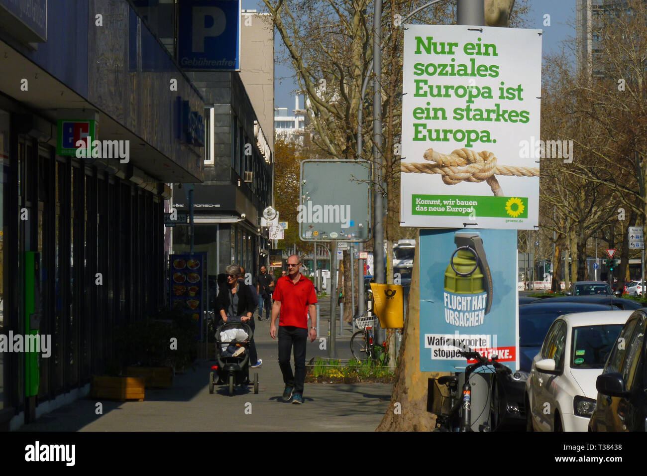 Berlin,  Germany. 7th Apr, 2019. Election posters of Alliance 90/The Greens (German: BÃ¼ndnis 90/Die GrÃ¼nen or GrÃ¼ne) and The Left Party (German: Die Linke) can be seen. From 23 to 26 May 2019, citizens of the European Union will be able to elect the European Parliament for the ninth time. In the Federal Republic of Germany, the election will take place on 26 May 2019. Credit: Jan Scheunert/ZUMA Wire/Alamy Live News Stock Photo