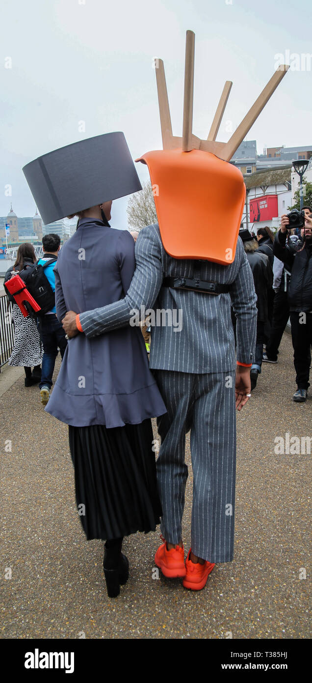 London, UK. 7th Apr 2019. The fifht London Hat Walk took place today with people wearing all kinds of extravagant and normal hats ,they walked form the tate Fallery to London Bridge Credit: Paul Quezada-Neiman/Alamy Live News Stock Photo