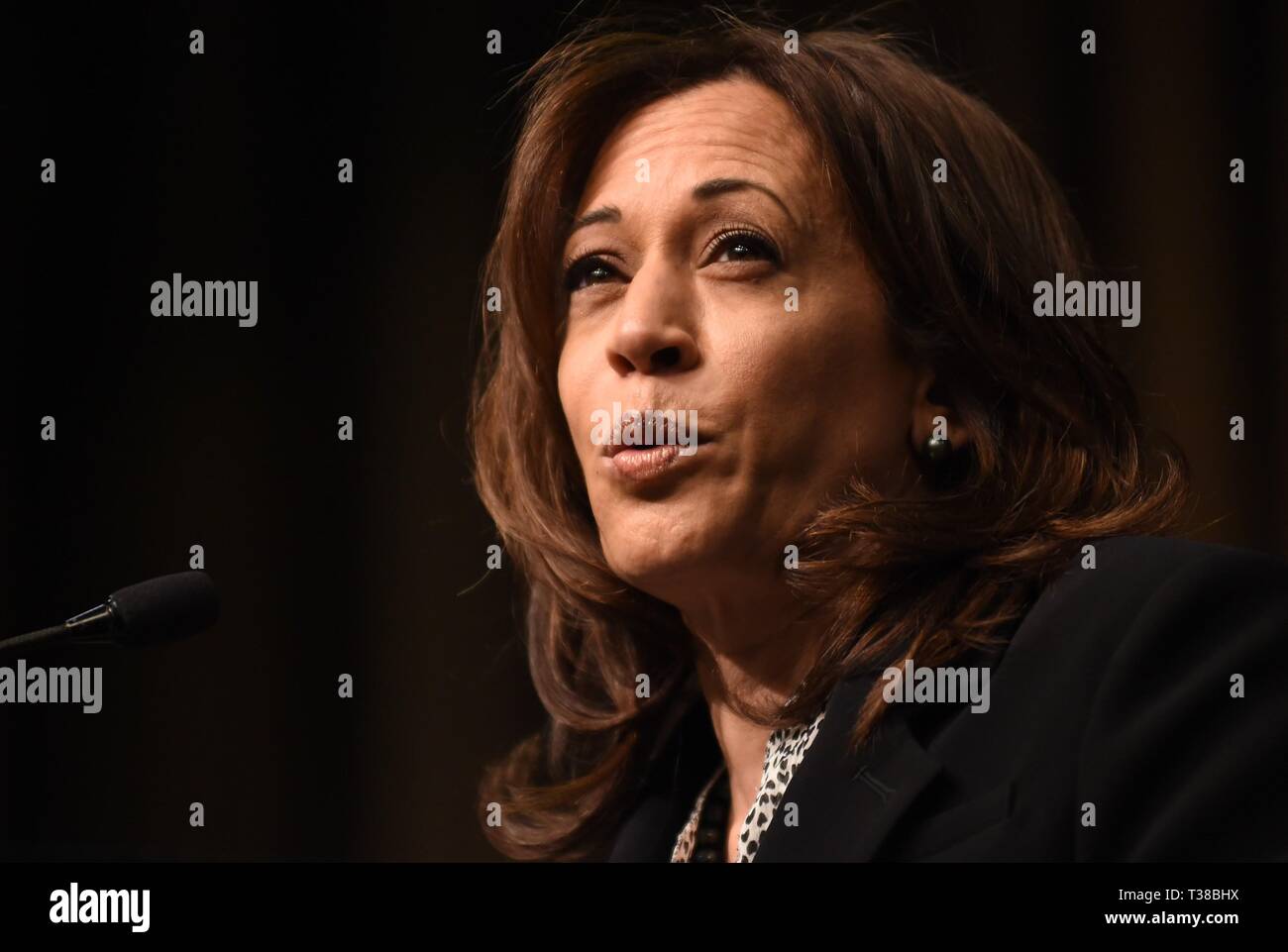 New York, NY, USA. 5th Apr, 2019. Kamala Harris in attendance for National Action Network (NAN) 2019 Convention - FRI, Sheraton New York Times Square Hotel, New York, NY April 5, 2019. Credit: Kristin Callahan/Everett Collection/Alamy Live News Stock Photo