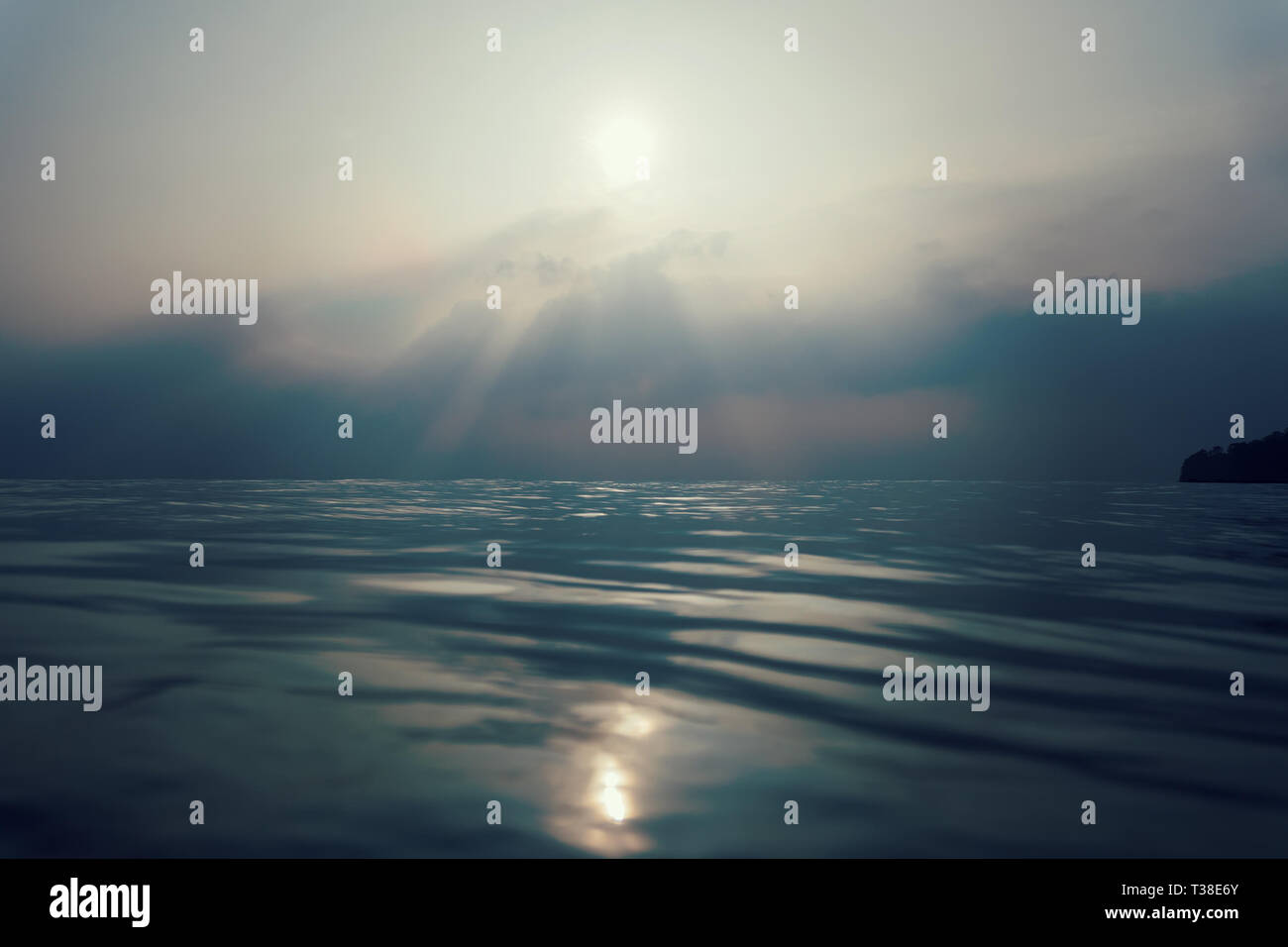 Beautiful calm sea sunset hi-res stock photography and images - Alamy