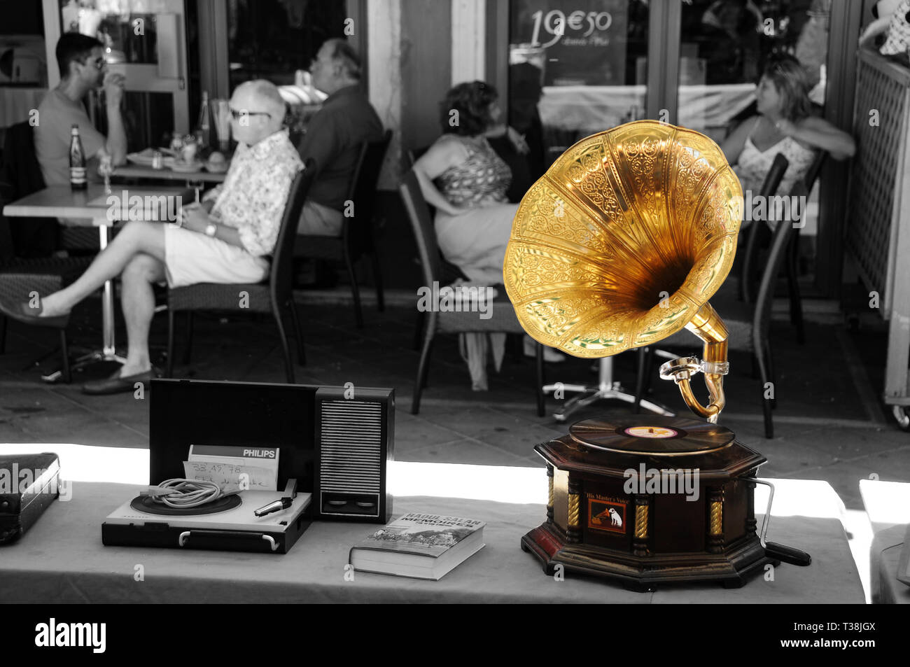 His Master's Voice, record player, gramophone, flea market, Cours