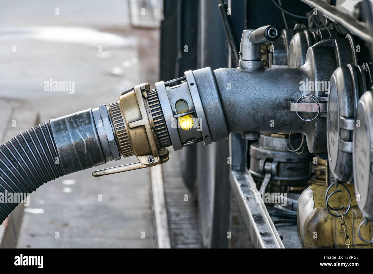 Tanker truck hi-res stock photography and images - Alamy