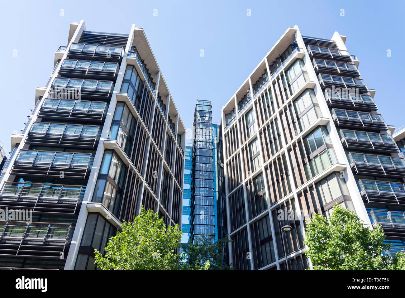 One Hyde Park residential and retail complex, Knightsbridge, Belgravia, City of Westminster, Greater London, England, United Kingdom Stock Photo