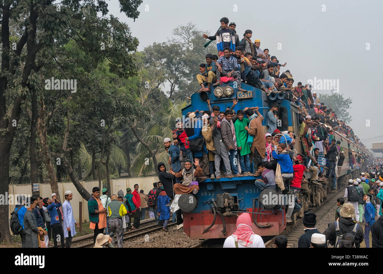 Bangladesh railway dhaka hi-res stock photography and images