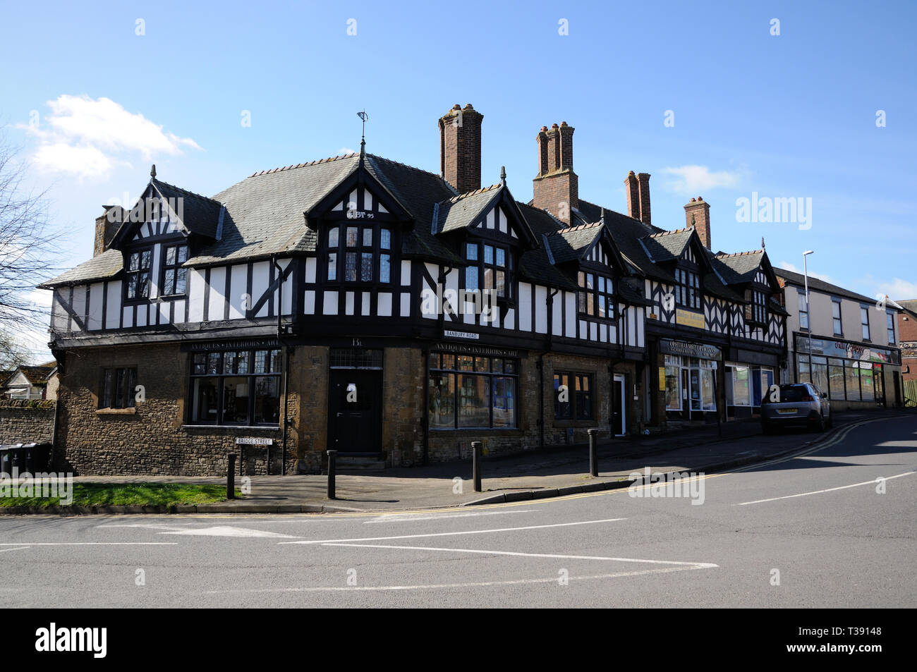 Shop at junction of Bridge Street and Banbury Road, Brackley, Northamptonshire Stock Photo