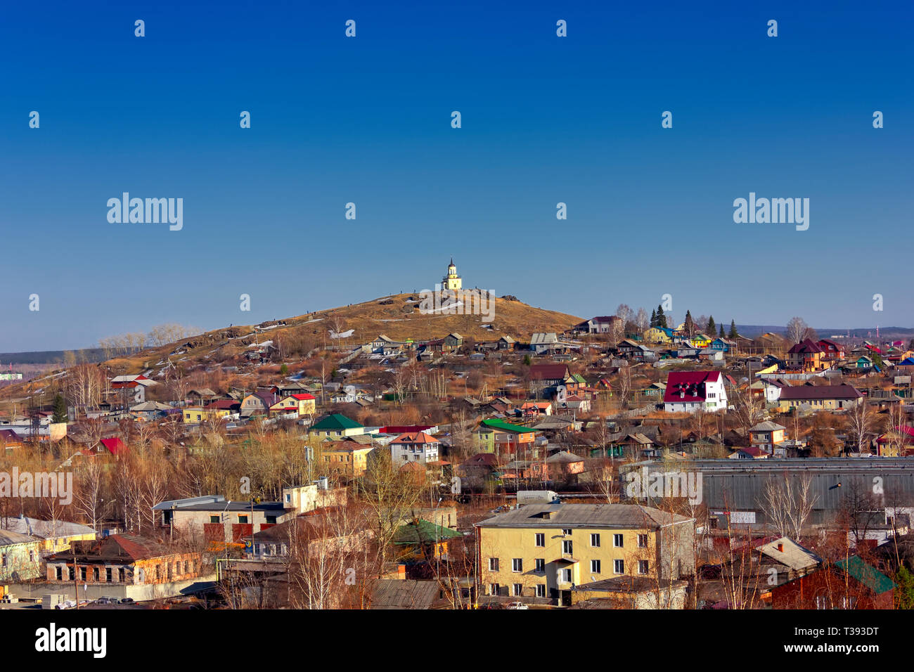 Maftunkor Hitomi Tanaka yigitining mushukiga sakrab tushadi va kuchli sikishni mashq qiladi sochli ayol fotosurati