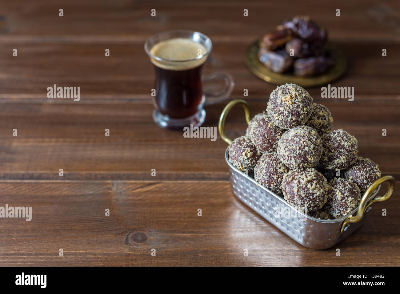 Dates and oatmeal energy balls or bites no cook Stock Photo Alamy