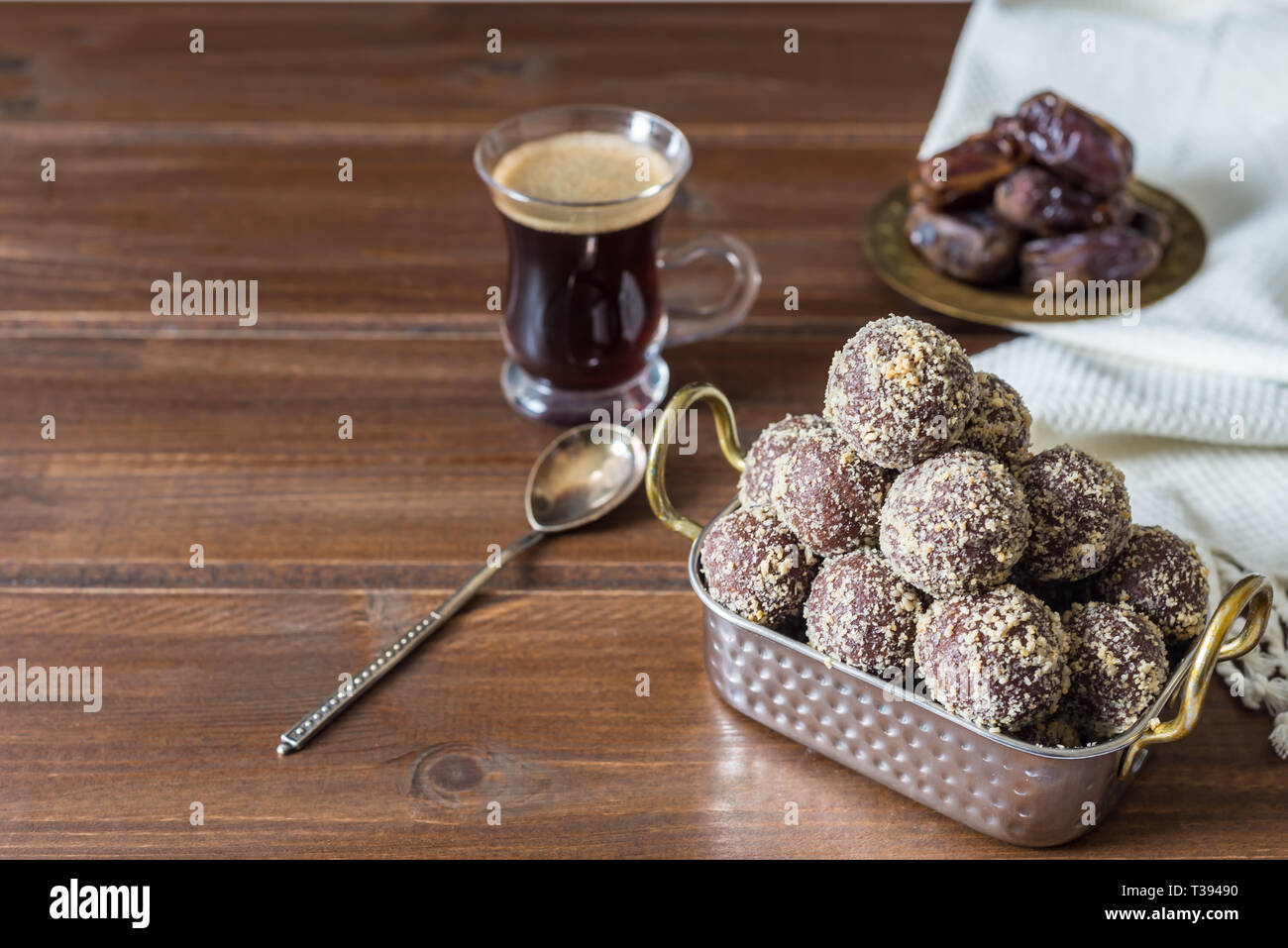 Dates and oatmeal energy balls or bites no cook Stock Photo Alamy