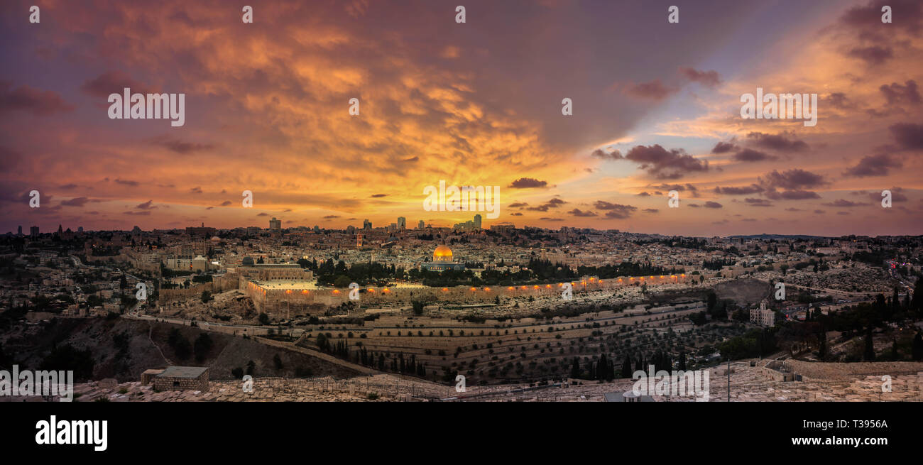 Panoramic sunset view of Jerusalem Old City and Temple Mount from the Mount of Olives Stock Photo