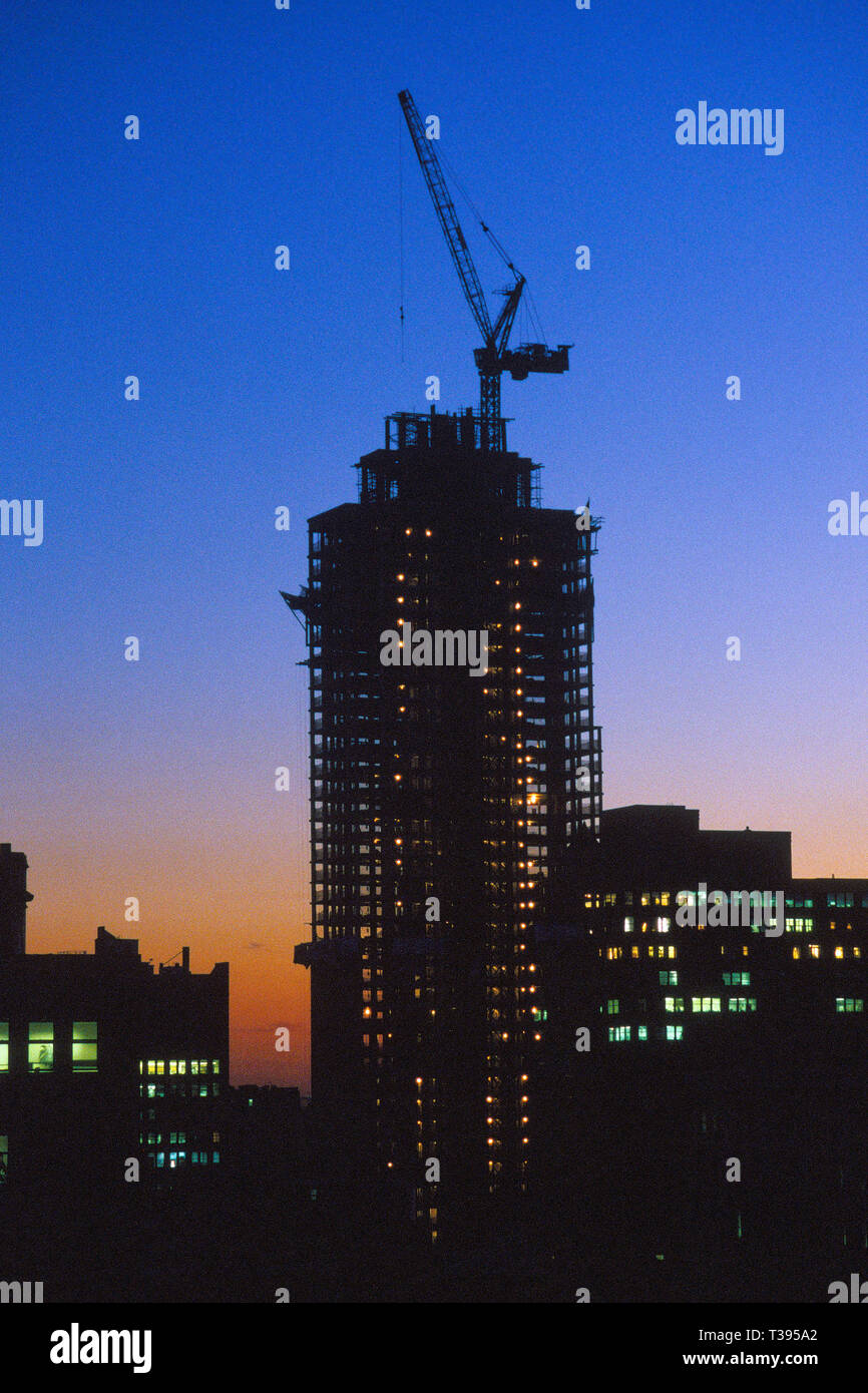 New york city under construction hi-res stock photography and images ...