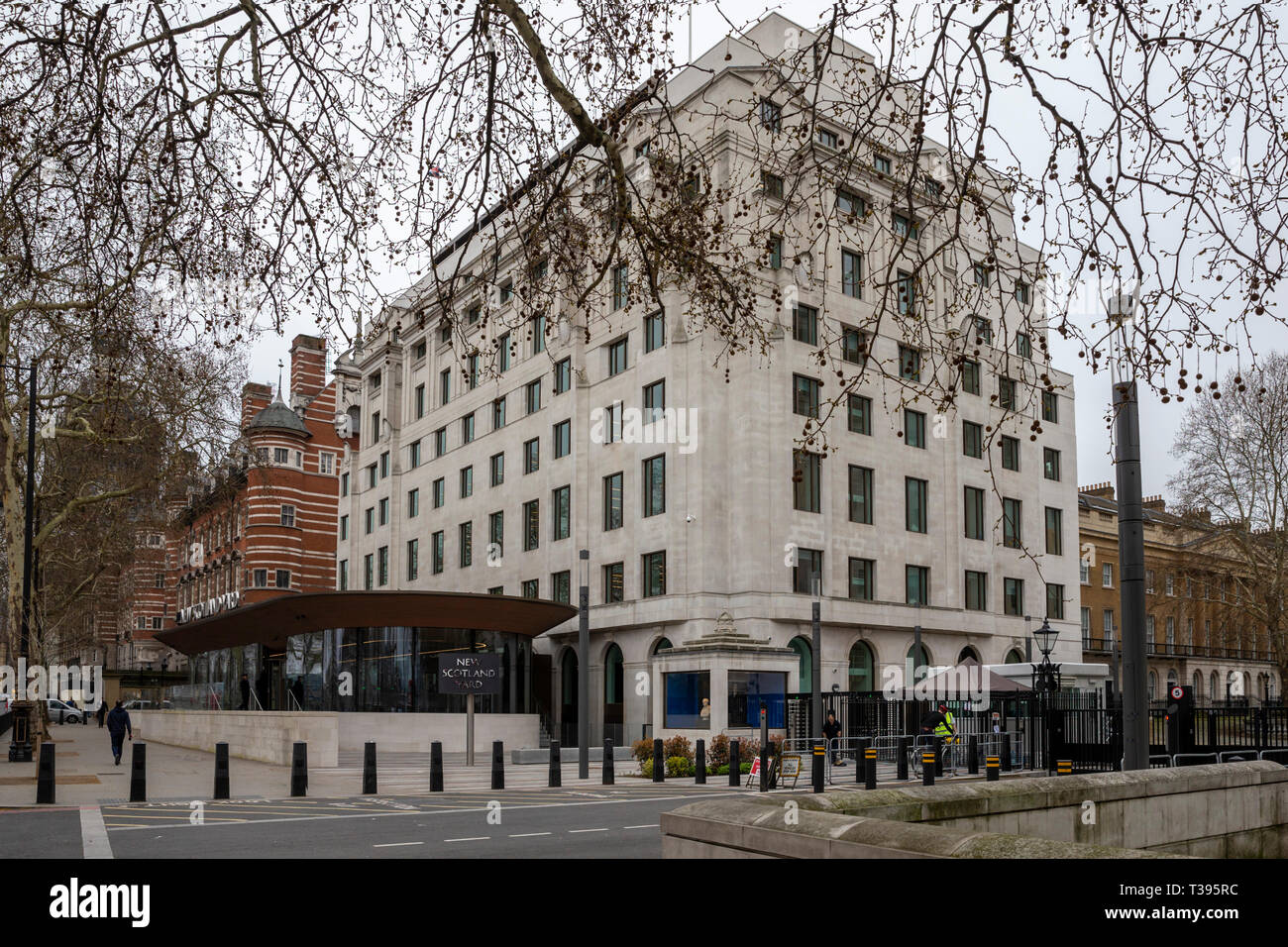 New Scotland Yard, Victoria Embankment, London, Friday, March 22, 2019. Photo: David Rowland / One-Image.com Stock Photo