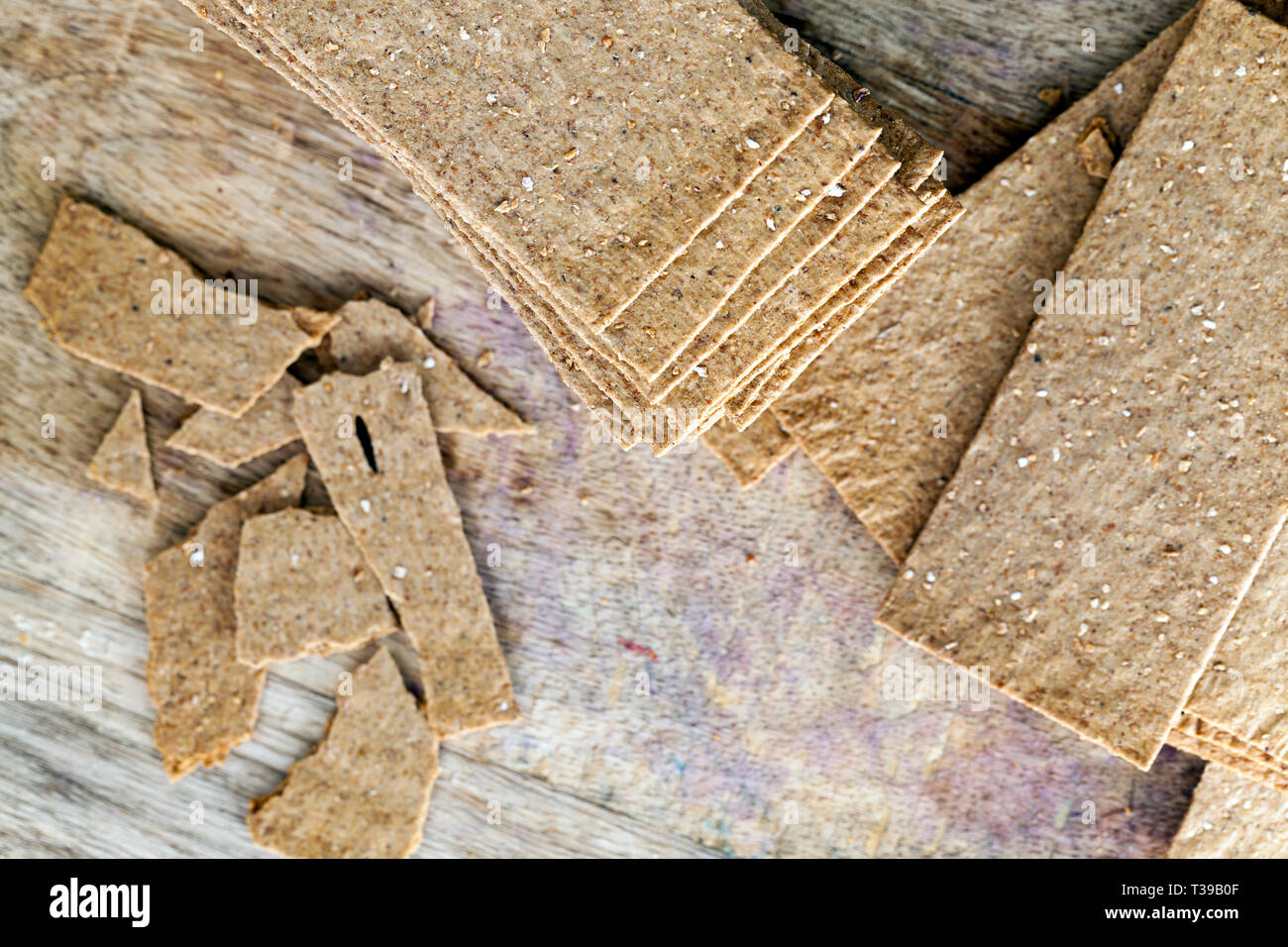 Broken whole grain crisp bread hi-res stock photography and images - Alamy