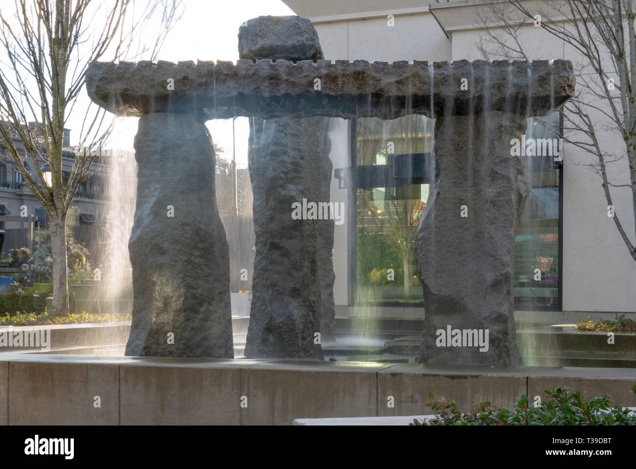 Seattle, Washington - 2019-03-02 - University Village Fountain located near  H&M and Apple Store Stock Photo - Alamy