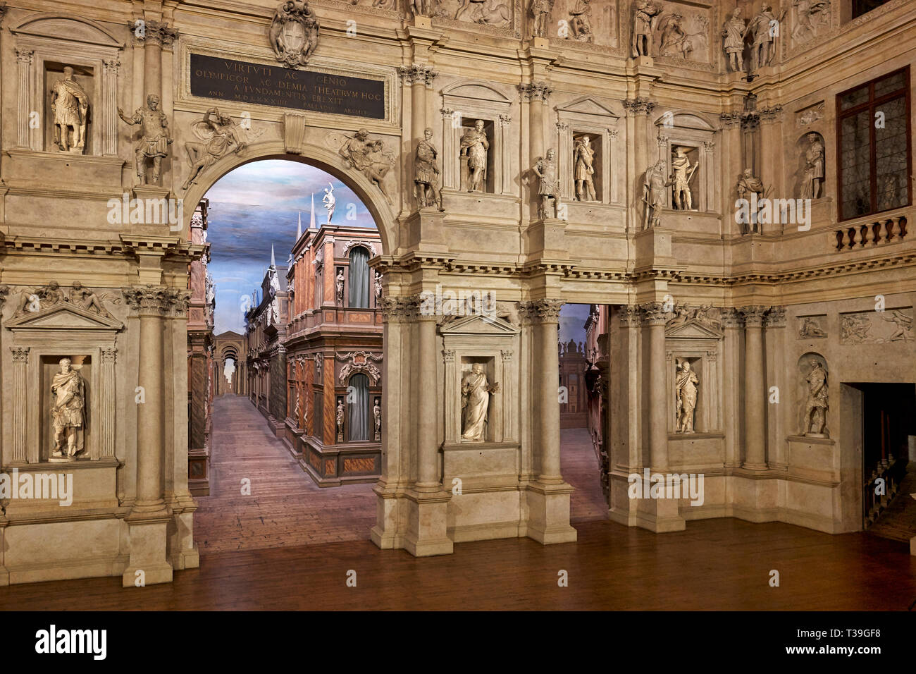 Vicenza, Veneto, Italy. The Teatro Olimpico ("Olympic Theatre") is a theatre  in Vicenza, northern Italy, constructed in 1580-1585. The theatre was the  Stock Photo - Alamy
