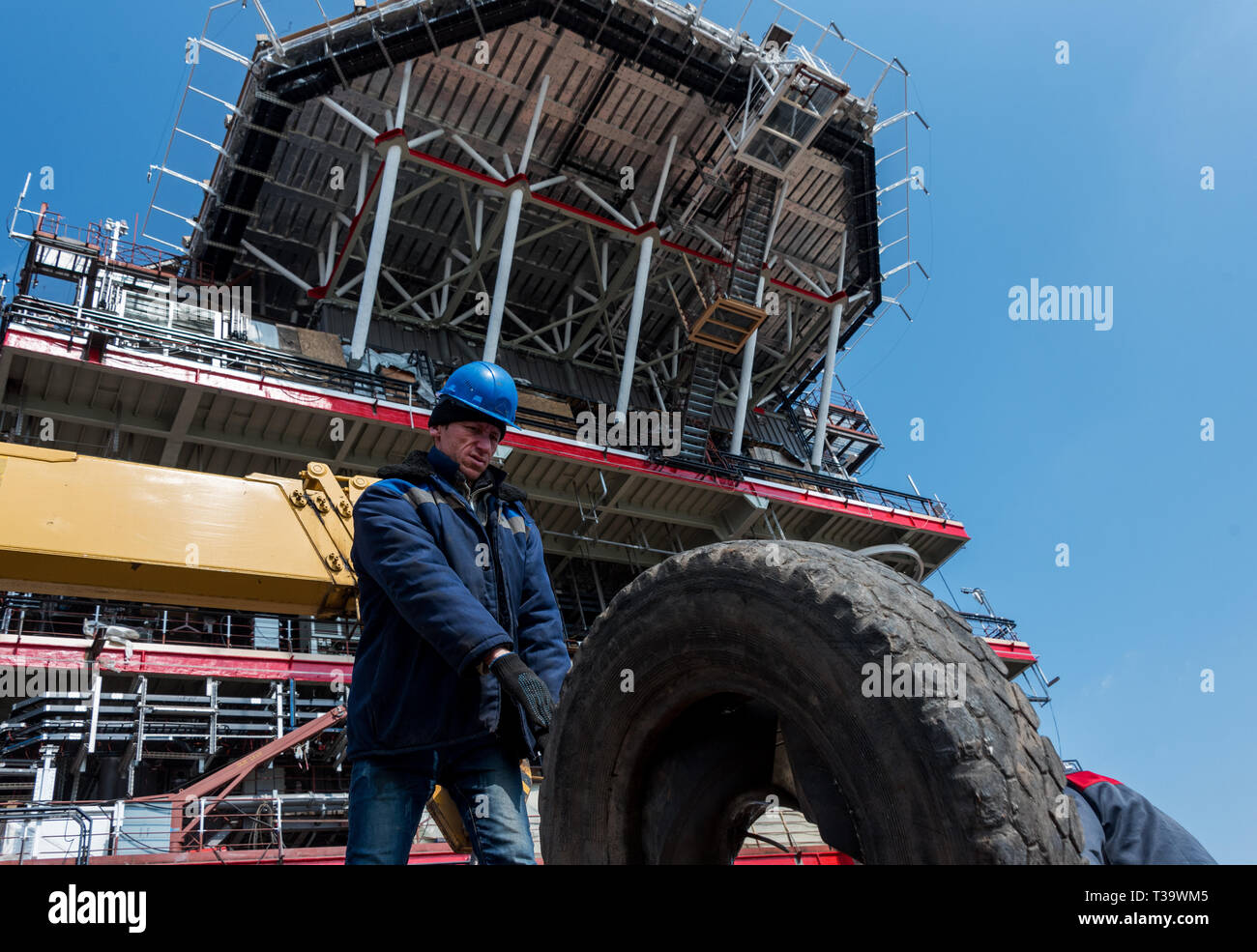 Construction and building of the wellhead of the oil rig platform for ...