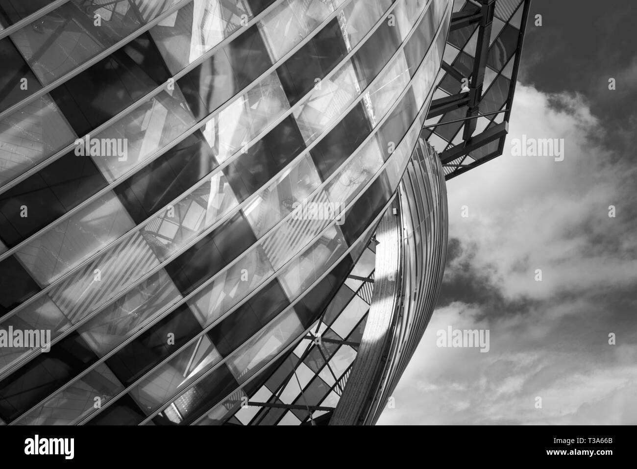 Louis vuitton store Black and White Stock Photos & Images - Alamy