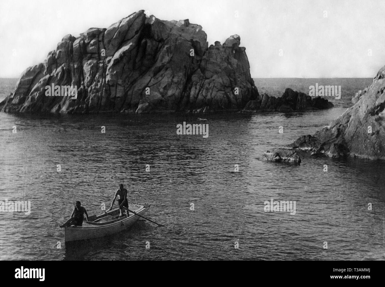 tuscany, elba, man and woman on boat, 1910-20 Stock Photo