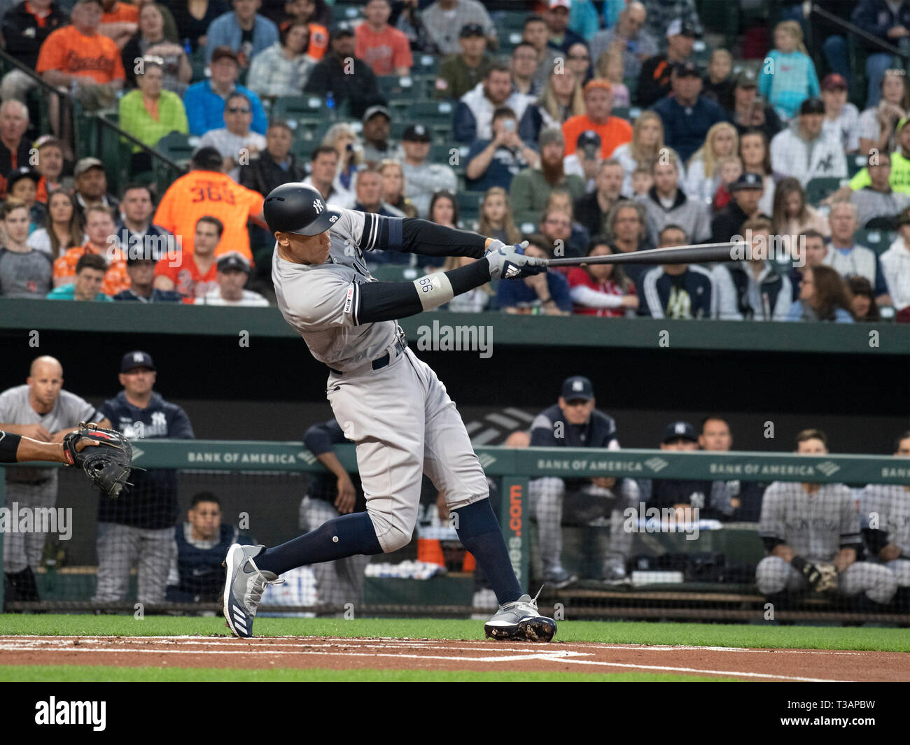 New York Yankees RF Aaron Judge Makes MLB History With Home Run in Game 5  of ALDS - Sports Illustrated NY Yankees News, Analysis and More