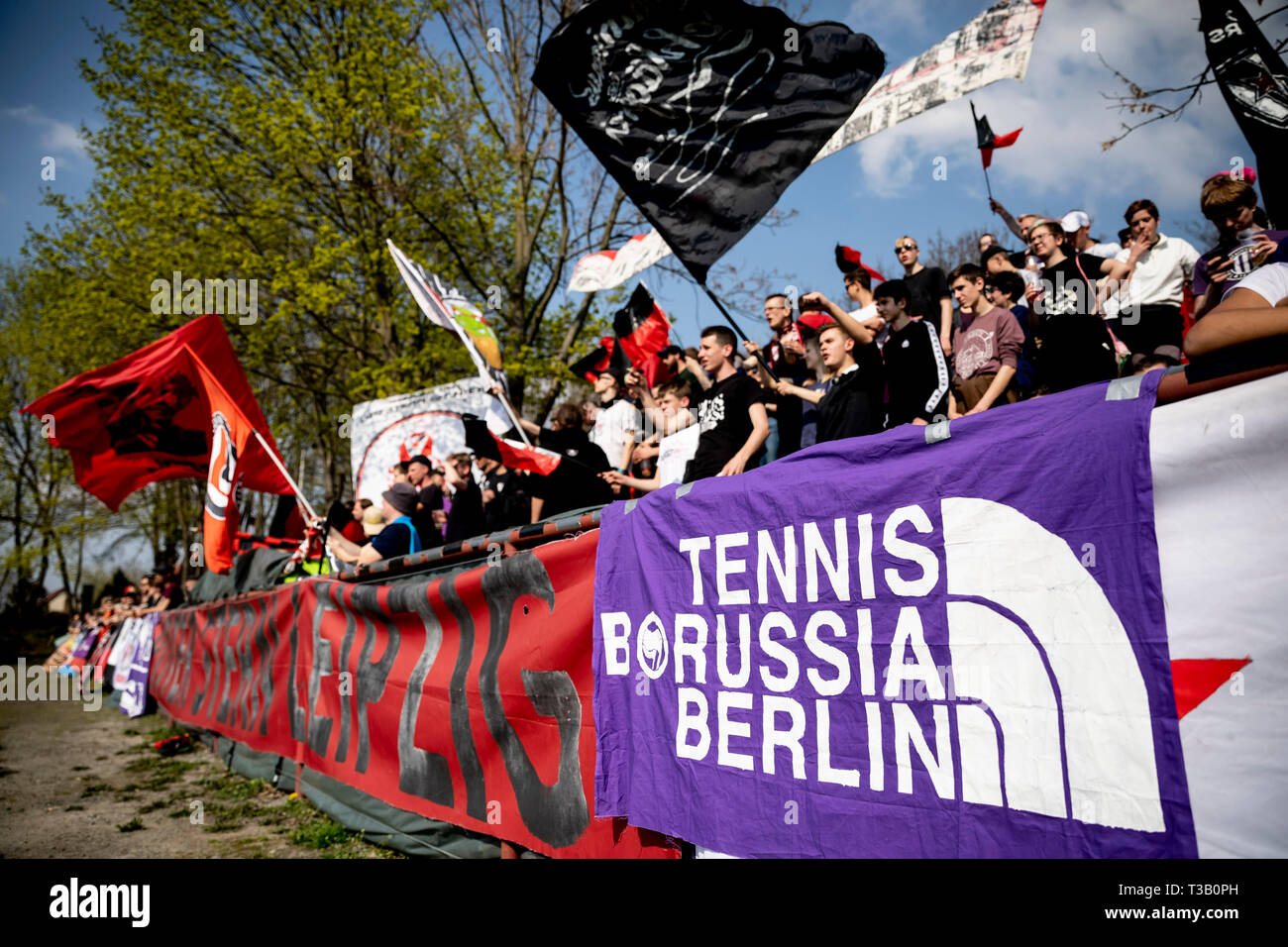 Leipzig, Germany. 07th Apr, 2019. Football fans of Tennis Borussia Berlin  (TeBe) and Roter Stern Leipzig are watching a match between Roter Stern  Leipzig and VfB Zwenkau in the northern state class